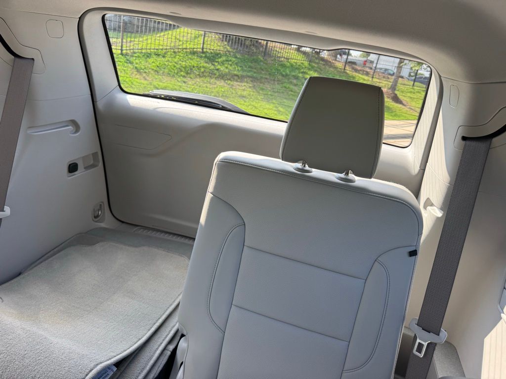 2023 Gmc Acadia SLT photo 27