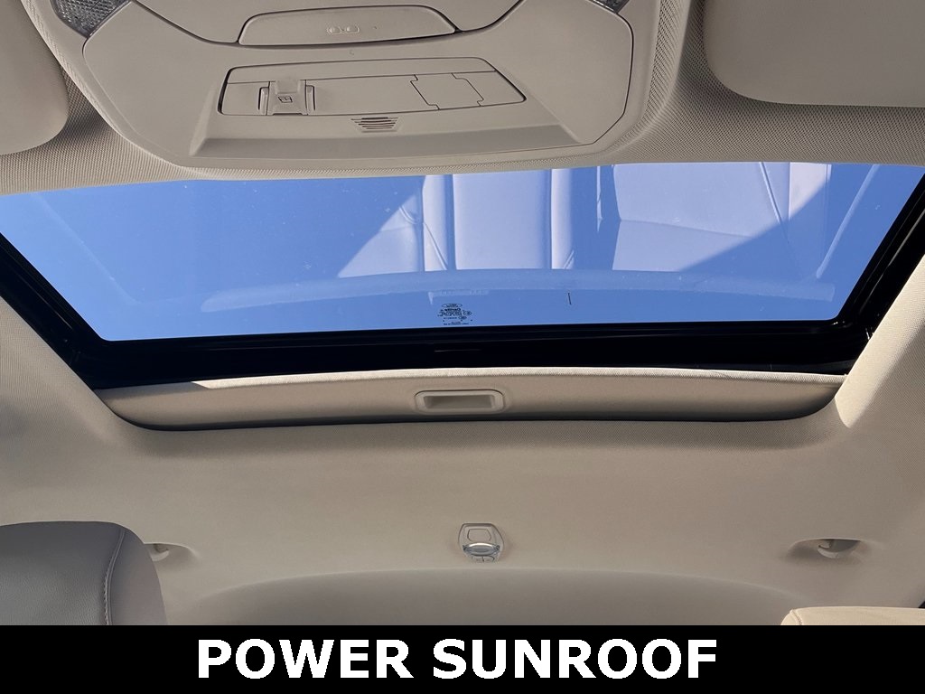 2017 Ford Focus Titanium Sedan photo 4