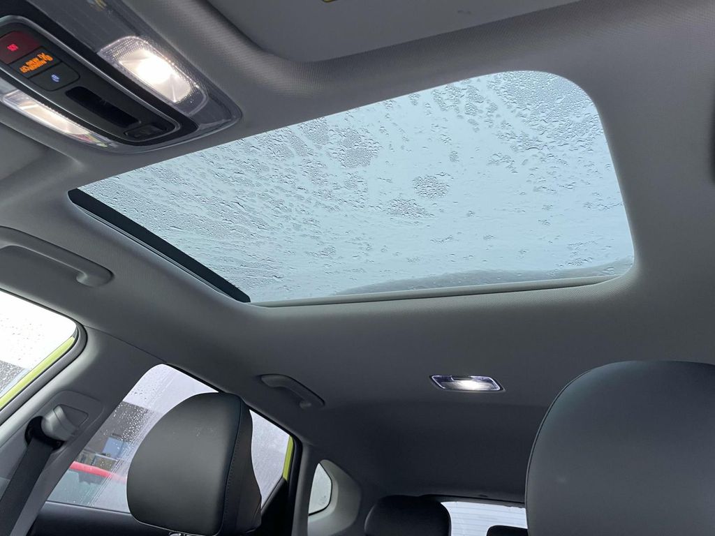 2025 Hyundai Kona Limited photo 7