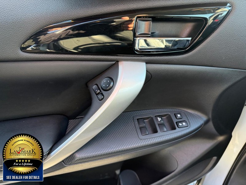 2024 Mitsubishi Eclipse Cross SE photo 4