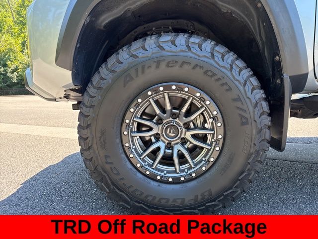 2022 Toyota Tacoma TRD Off-Road photo 9