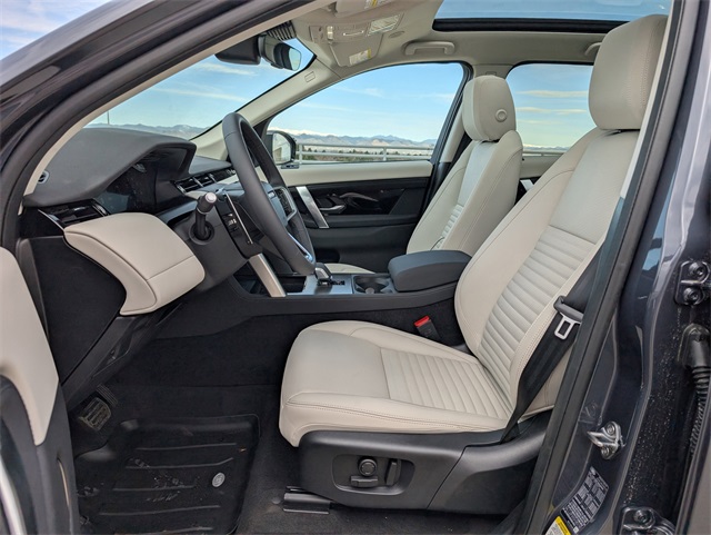 2025 Land Rover Discovery Sport S photo 5