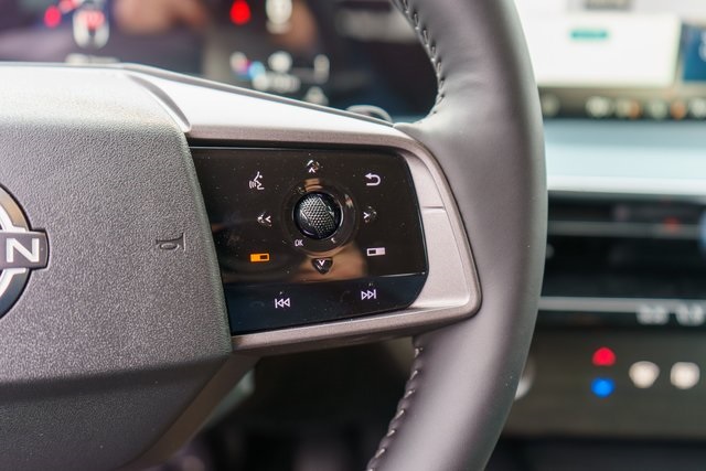 2025 Nissan Murano SL photo 10