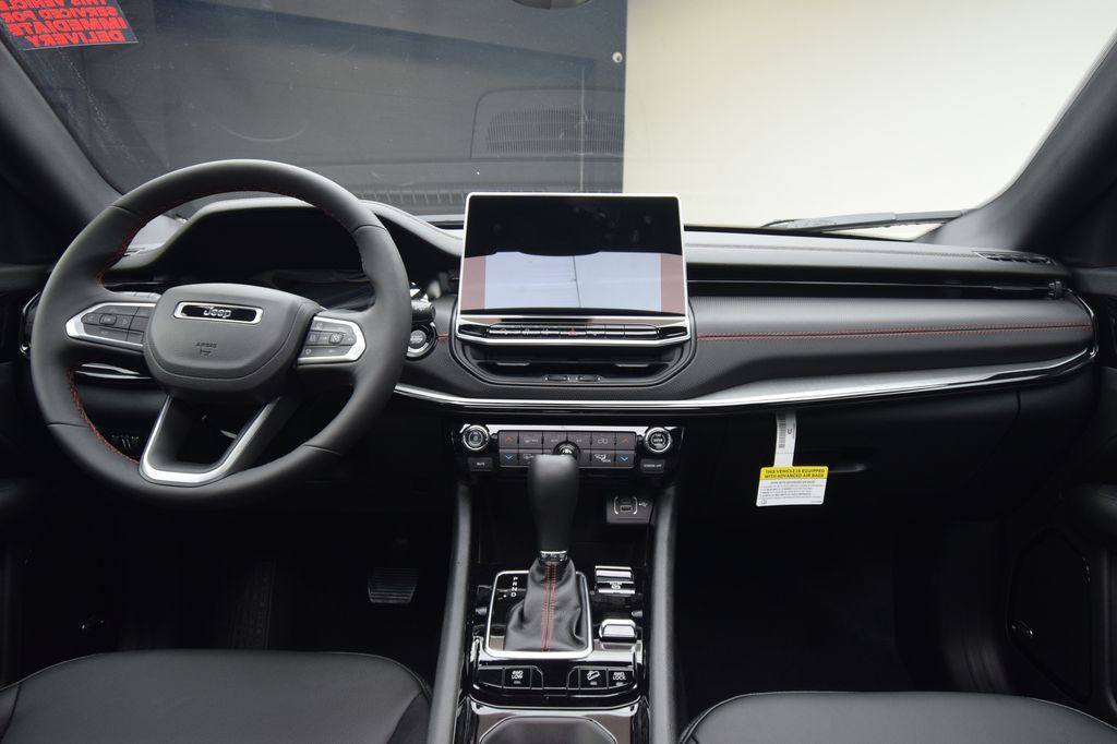 2025 Jeep Compass Trailhawk photo 31