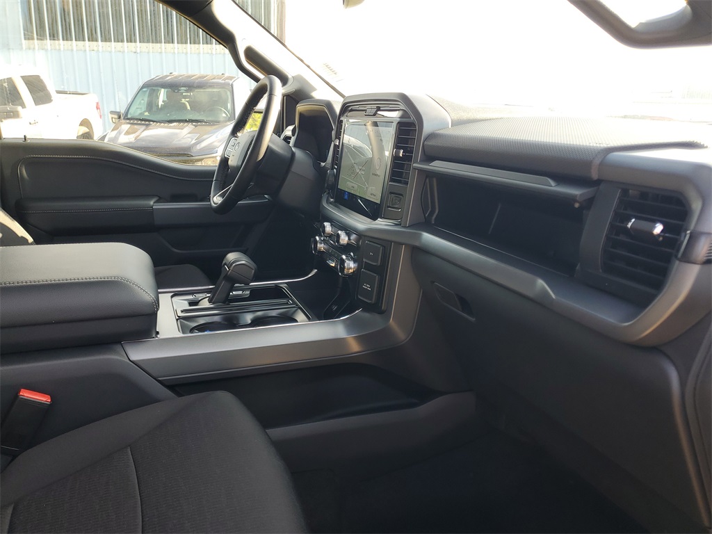 2025 Ford F-150 XLT photo 30