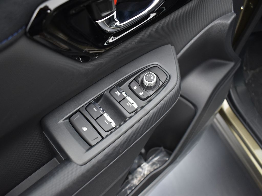 2025 Subaru Forester Limited photo 6