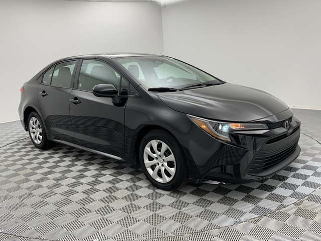 2024 Toyota Corolla LE photo 3