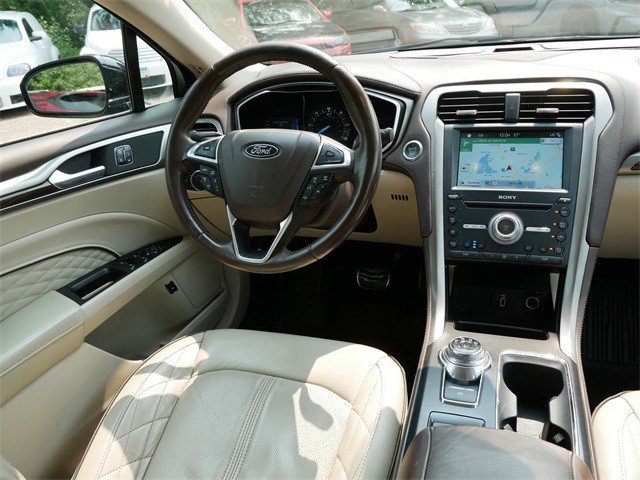 2017 Ford Fusion Energi Platinum photo 10