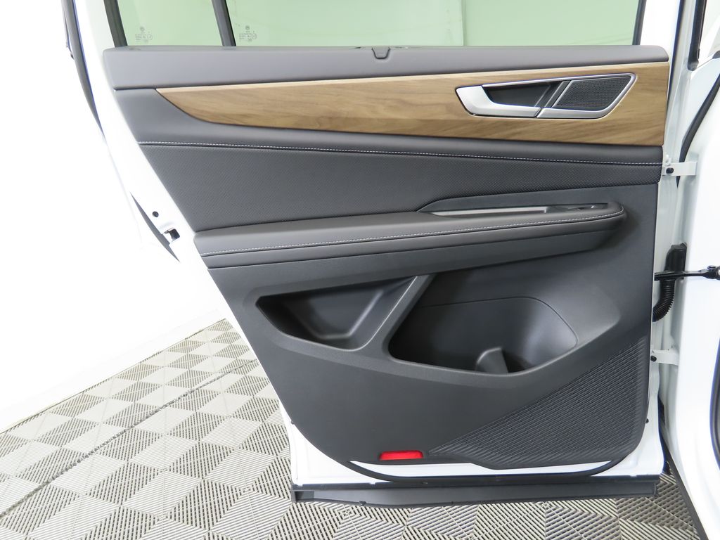 2026 Volkswagen Atlas SE Technology photo 25