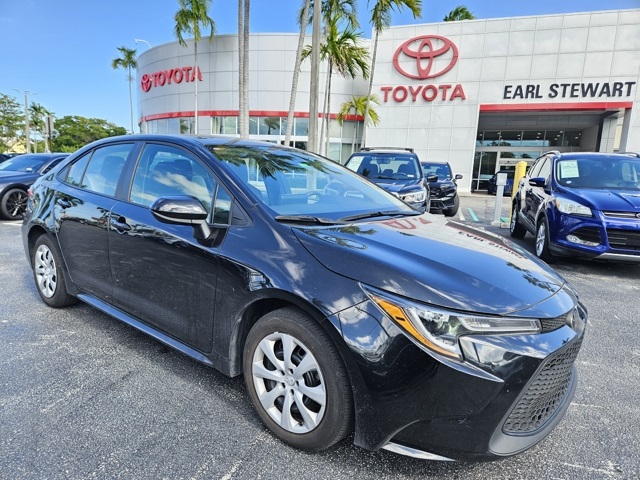 2022 Toyota Corolla LE photo 2