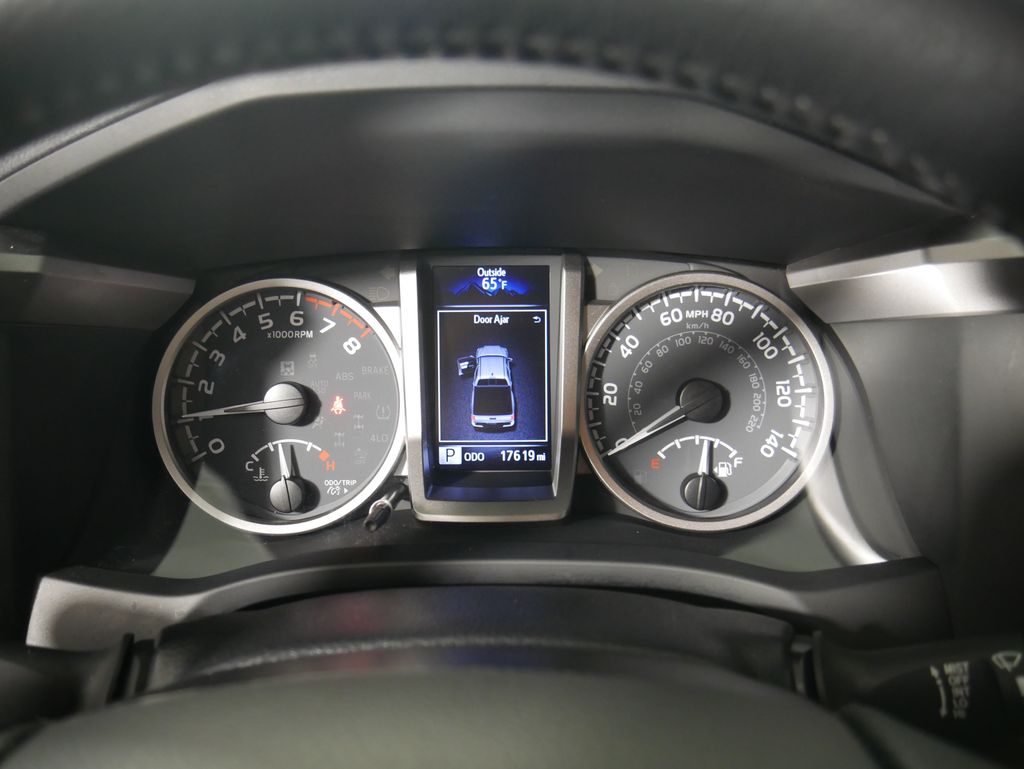 2022 Toyota Tacoma SR5 photo 21