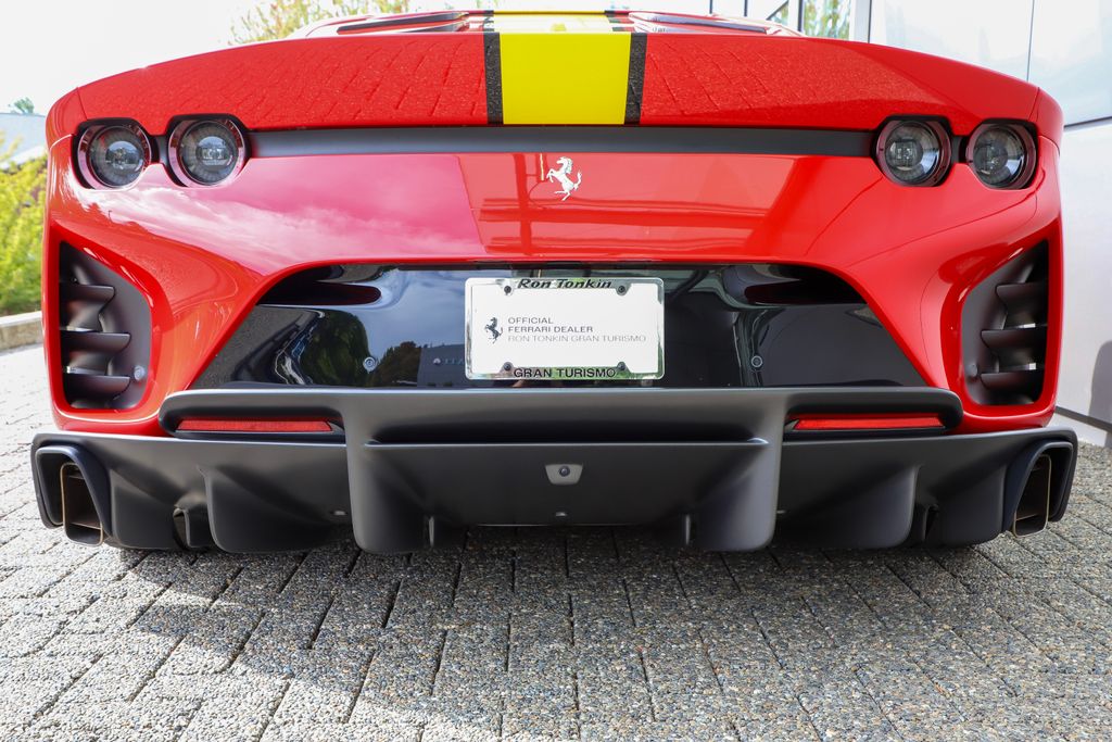 2023 Ferrari 812 Competizione photo 7