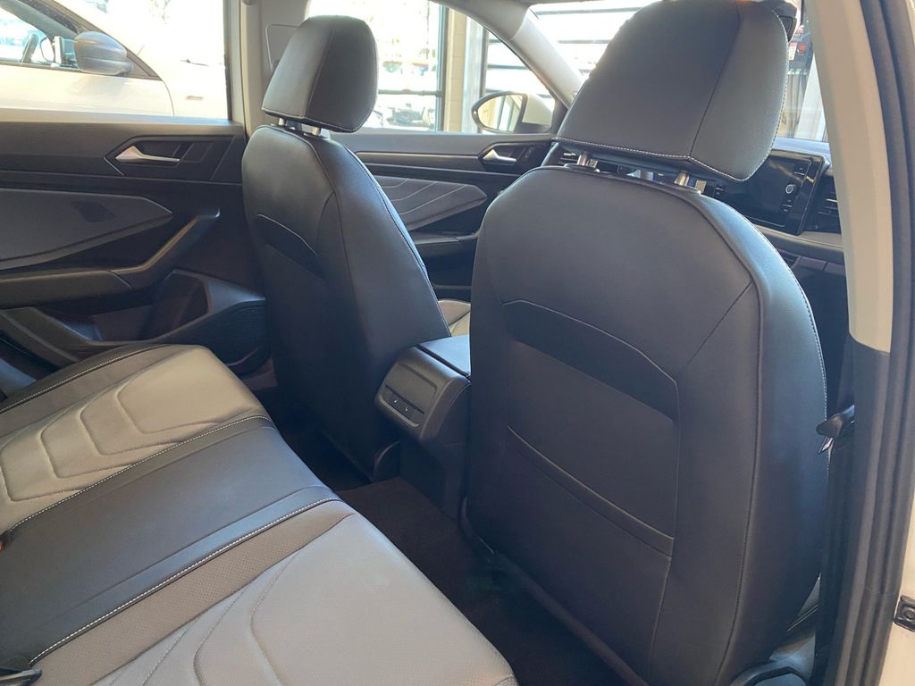 2025 Volkswagen Jetta 1.5T SEL photo 16