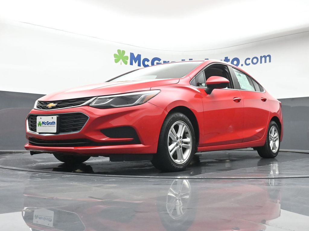 2017 Chevrolet Cruze LT photo 4