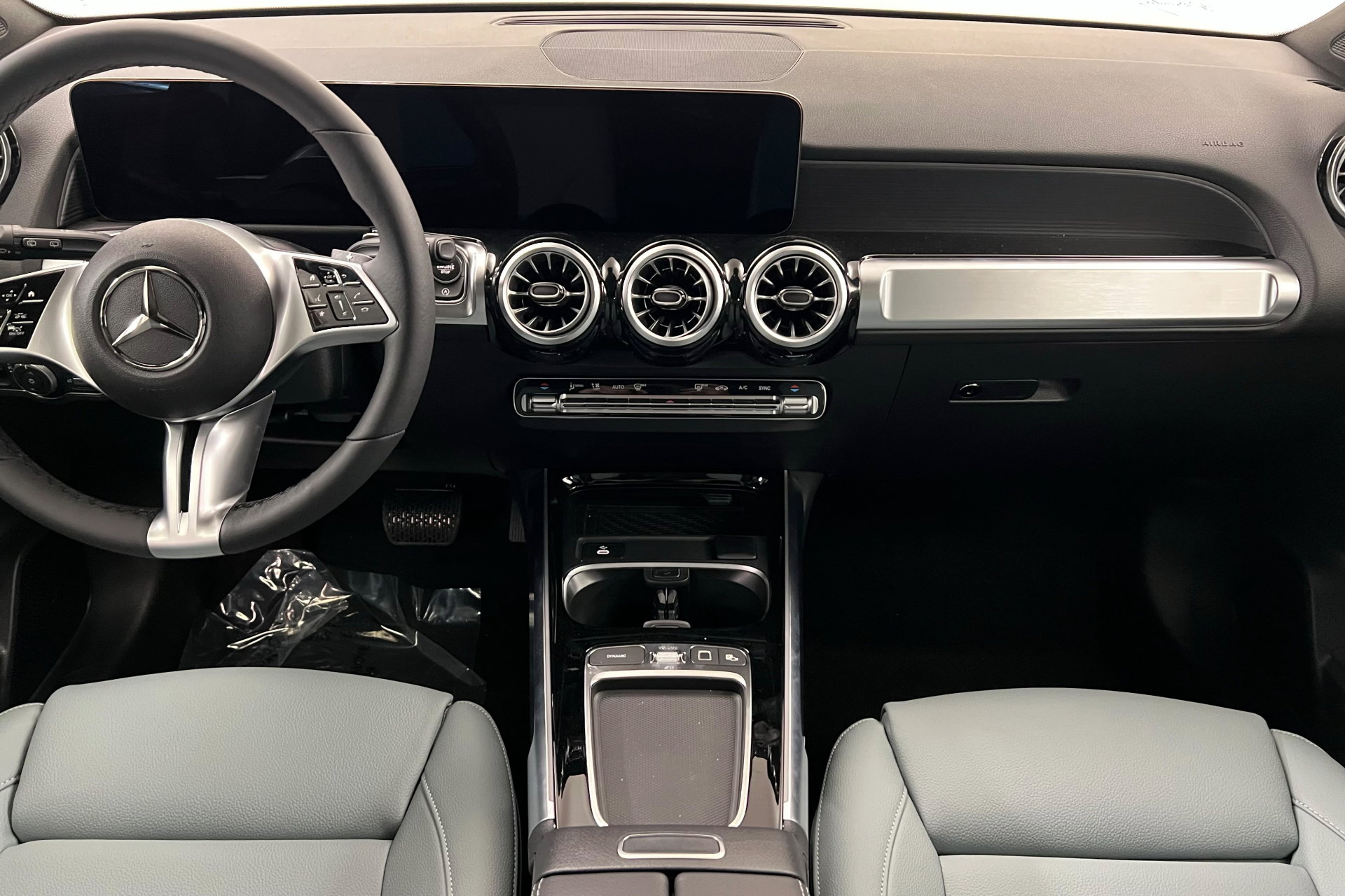 2026 Mercedes Benz GLB 250 4MATIC photo 13