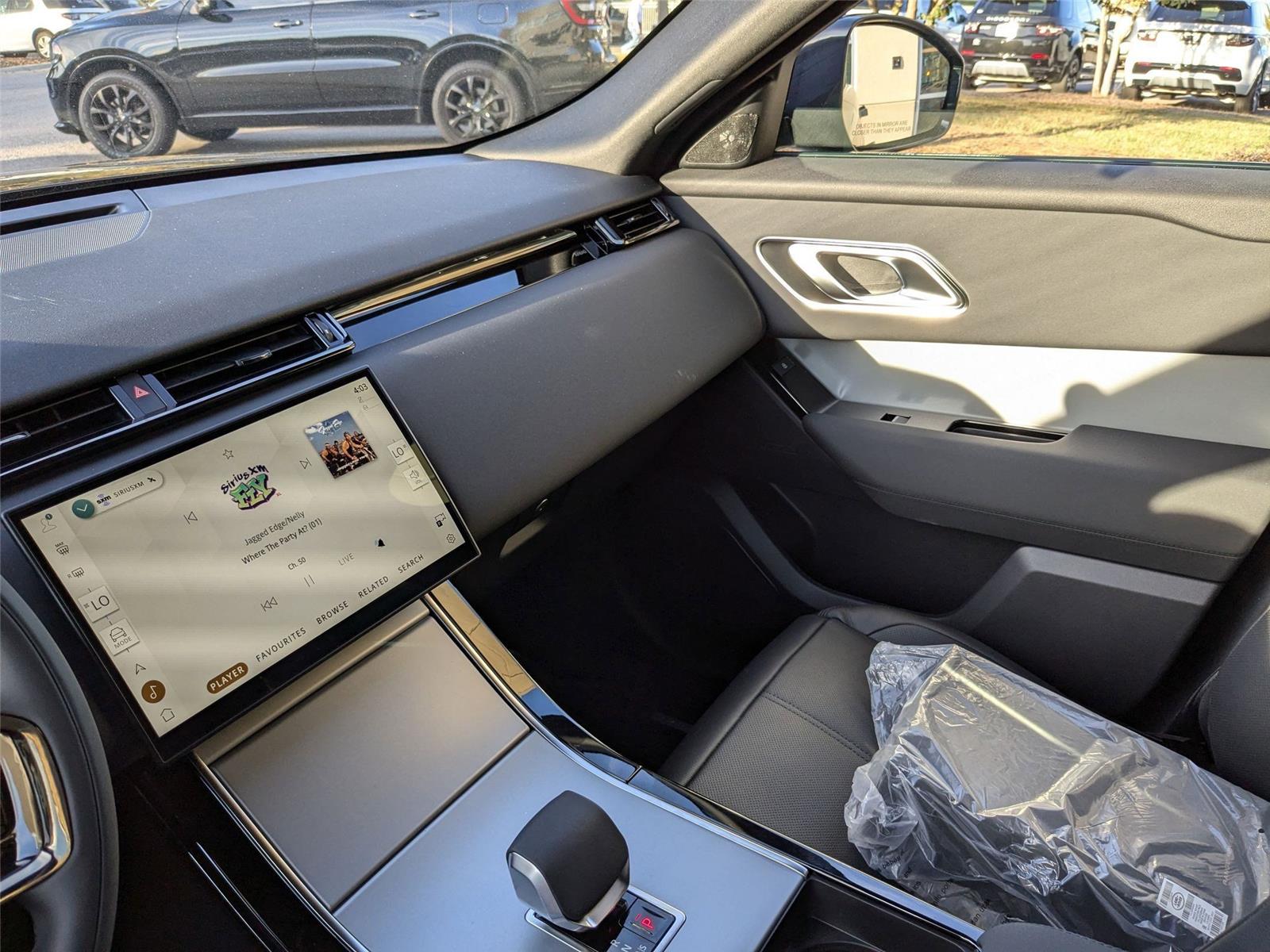 2025 Land Rover Range Rover Velar S photo 19