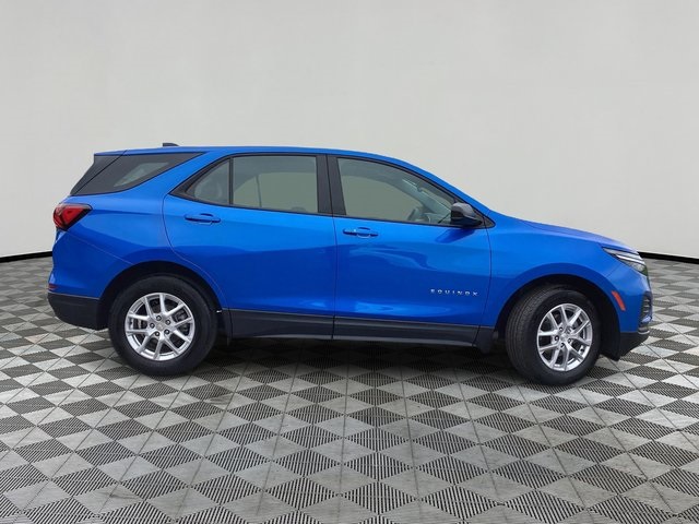2024 Chevrolet Equinox LS photo 2