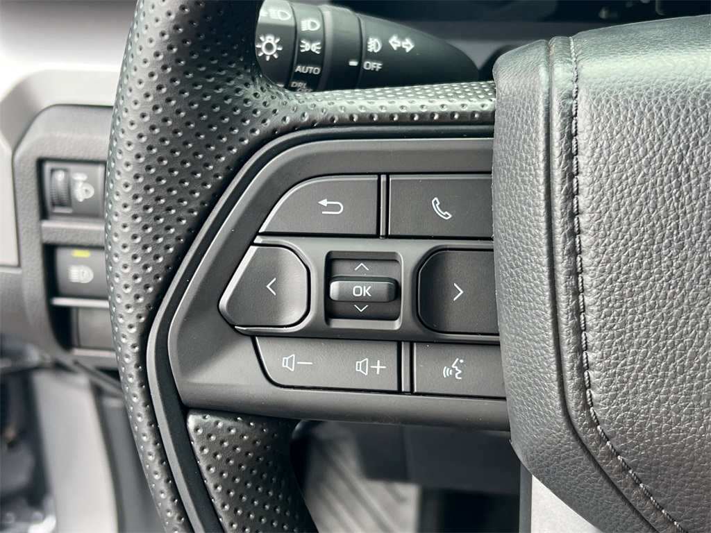 2025 Toyota Tacoma SR5 photo 24