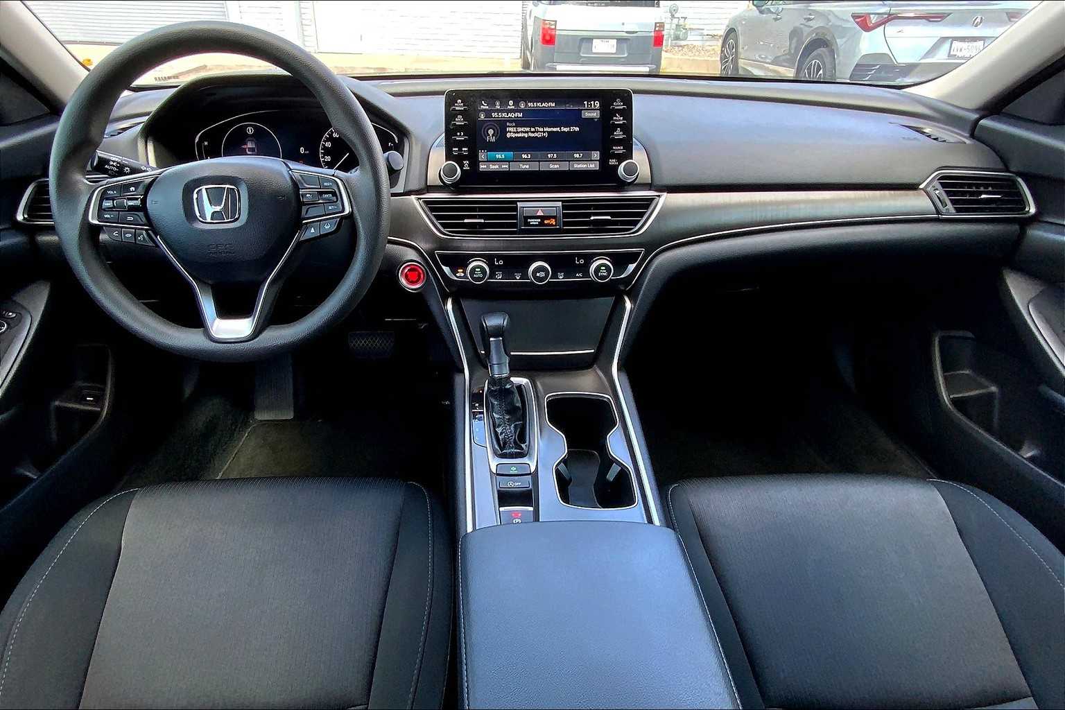 2022 Honda Accord LX photo 13