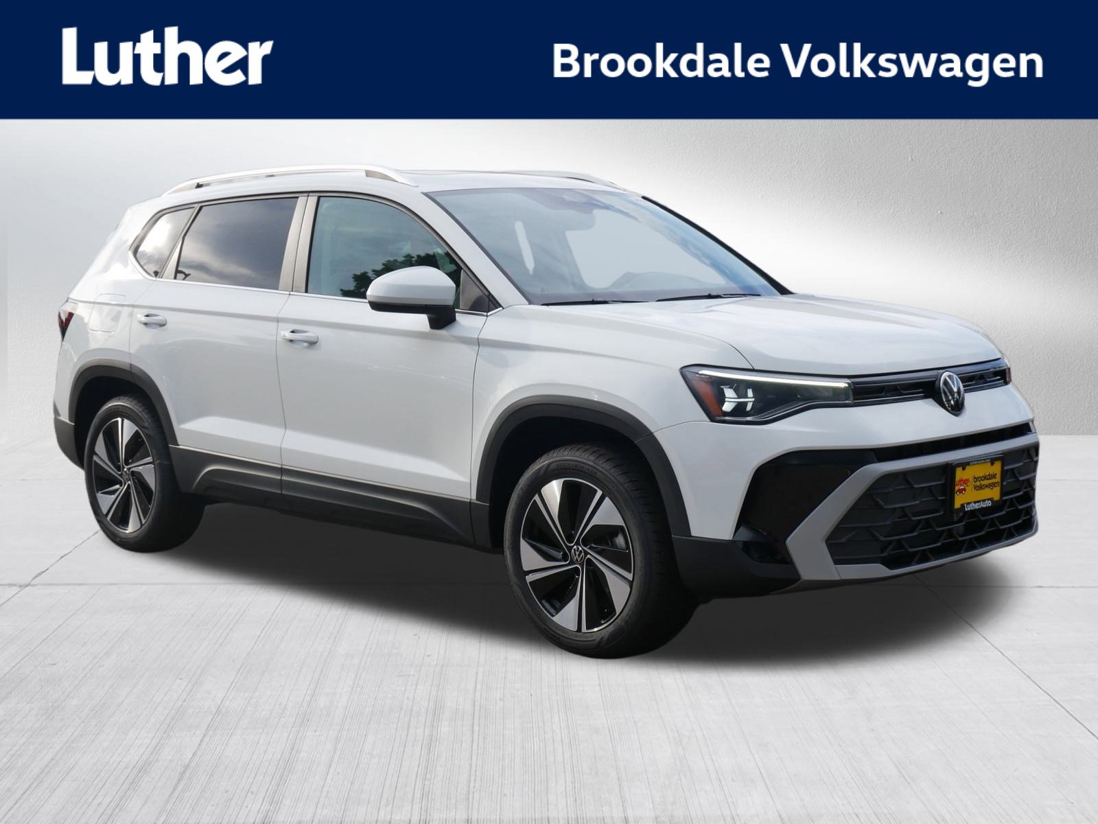 2025 Volkswagen Taos SE's photo