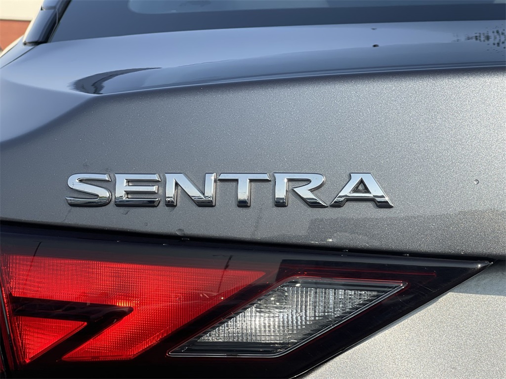 2023 Nissan Sentra SV photo 7