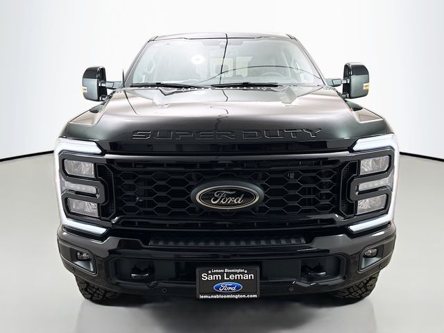 2025 Ford F-250 photo 2