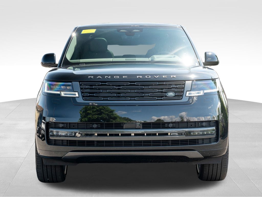 2025 Land Rover Range Rover SE photo 2