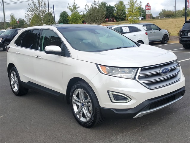 2018 Ford Edge Titanium photo 2