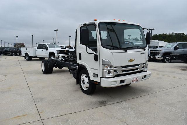 2025 Chevrolet Low Cab Forward Base's photo
