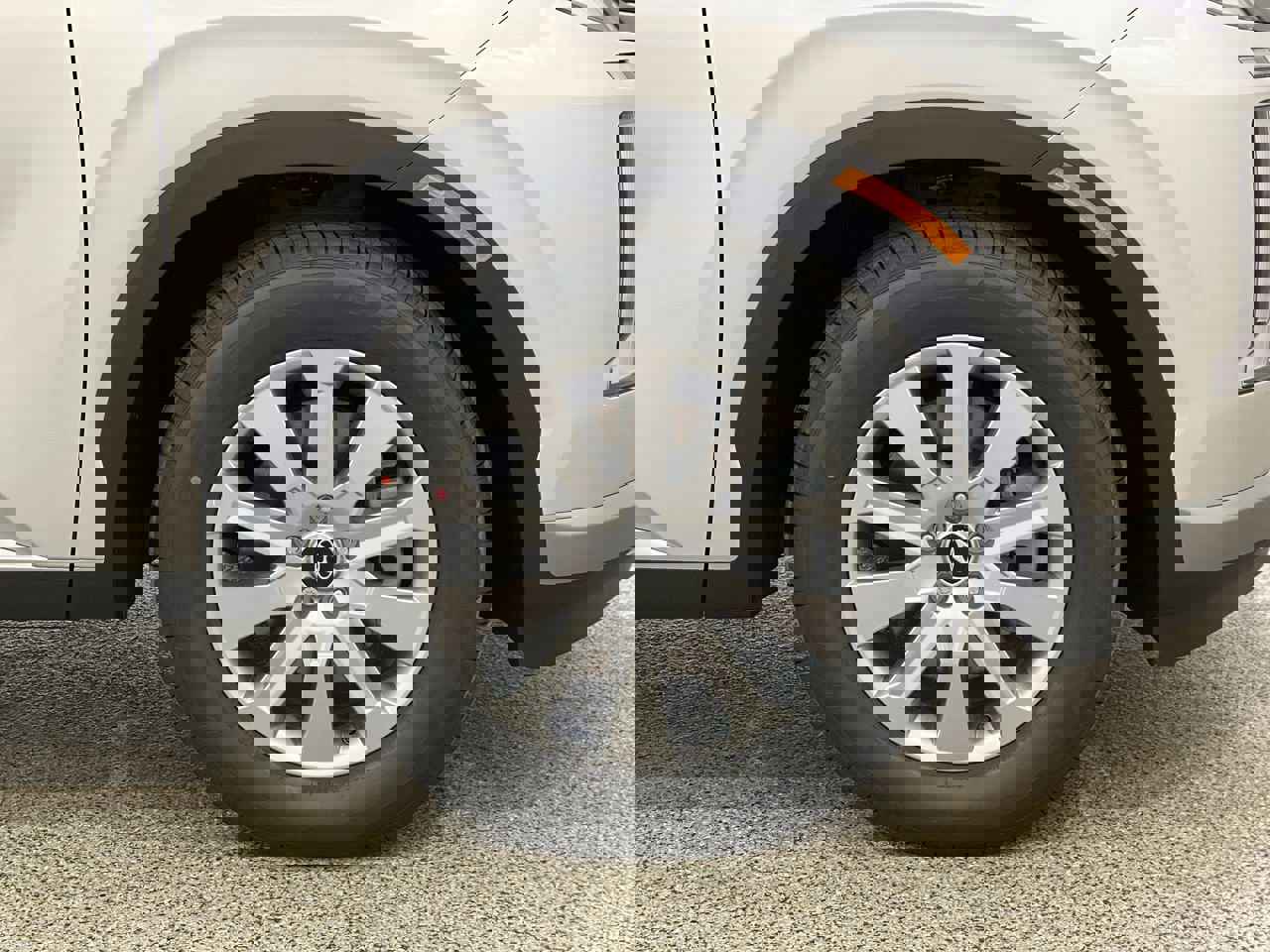 New 2025 Typhoon Silver Hyundai SEL image 10