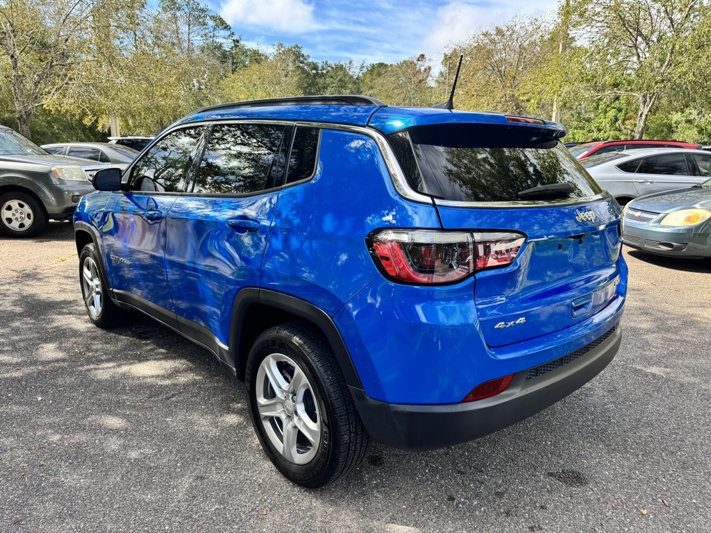2024 Jeep Compass Latitude photo 4