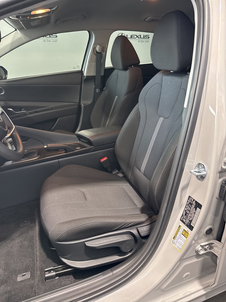 2025 Hyundai Elantra SE photo 27