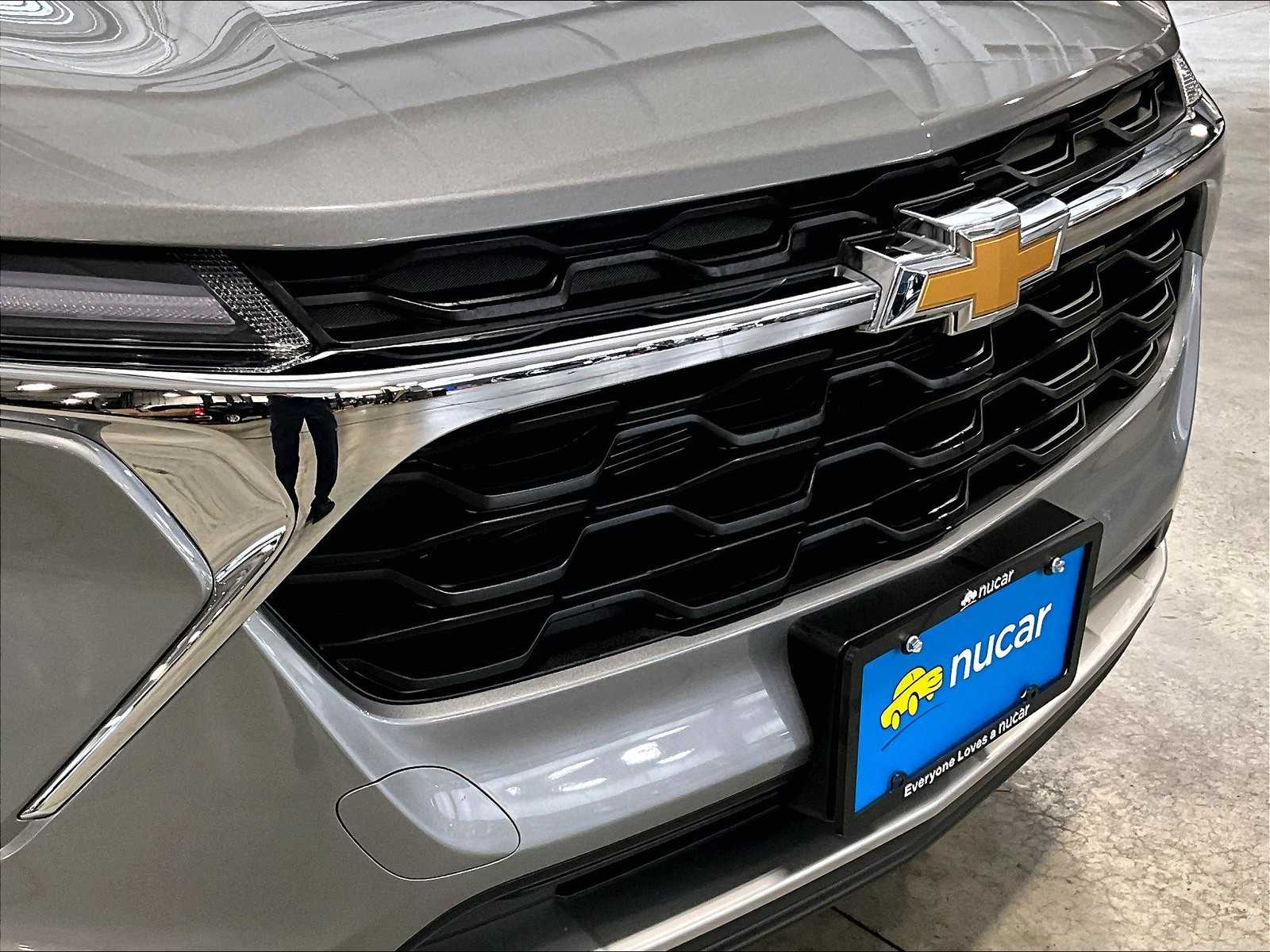 2025 Chevrolet Trax LT photo 32