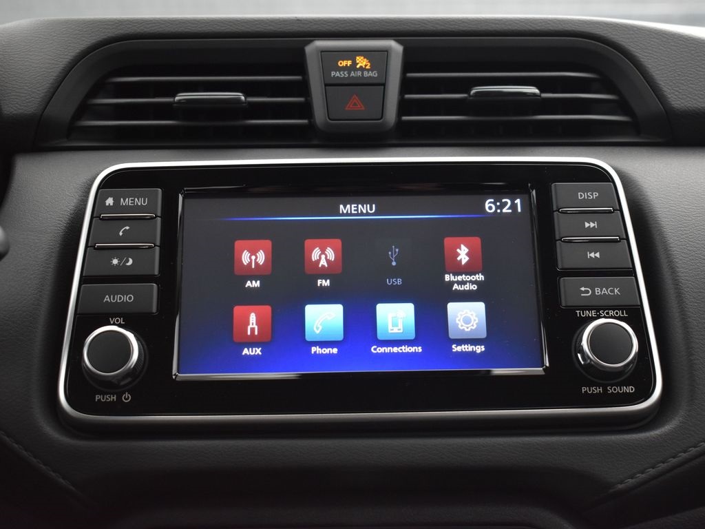 2025 Nissan Versa 1.6 S photo 10
