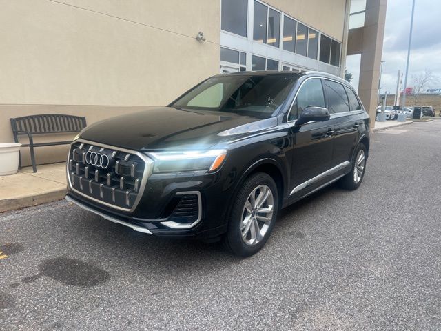 2025 Audi Q7 Premium Plus's photo