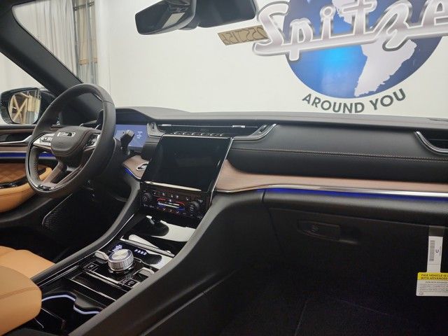 2025 Jeep Grand Cherokee Summit photo 20