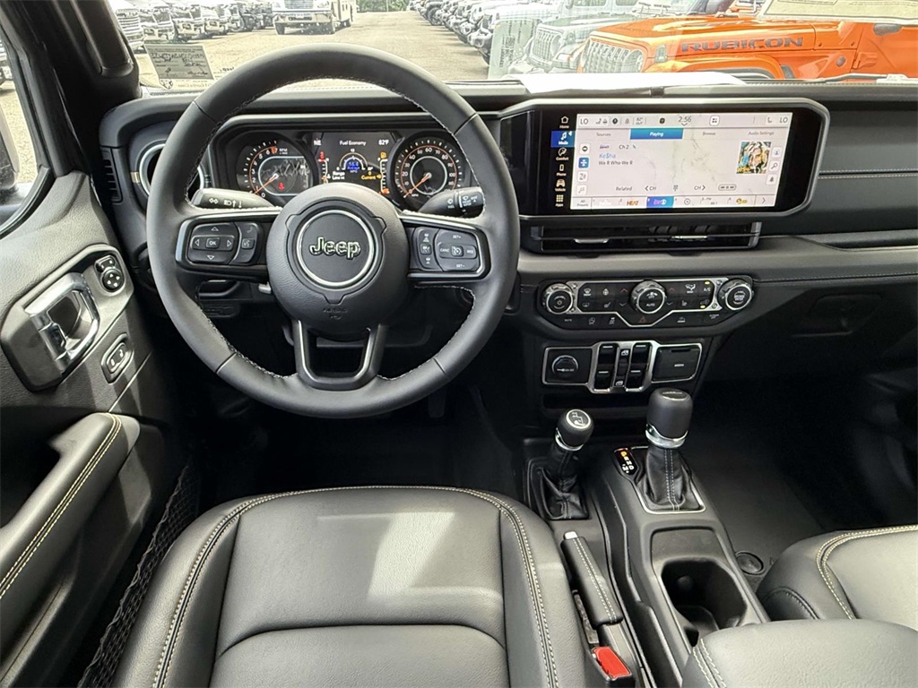 2025 Jeep Gladiator Sport photo 16