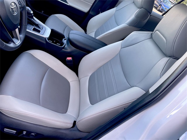 2025 Toyota RAV4 XLE Premium photo 4