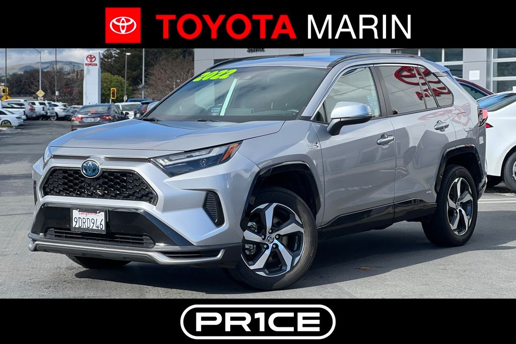 2022 Toyota RAV4 SE's photo