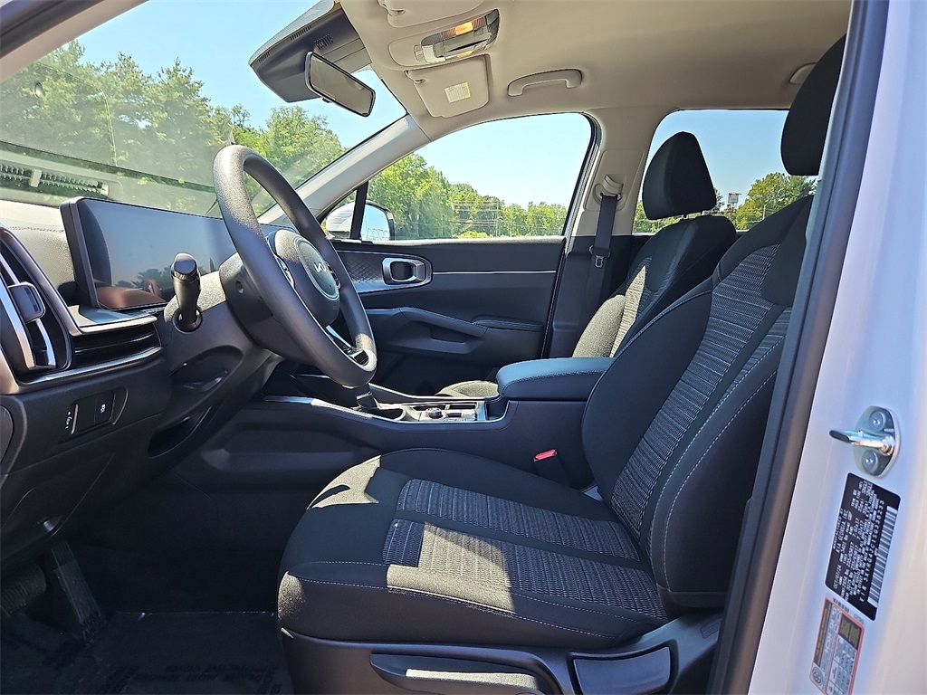 2025 Kia Sorento LX photo 11