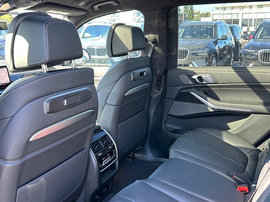 2026 Bmw X7 M60i photo 30