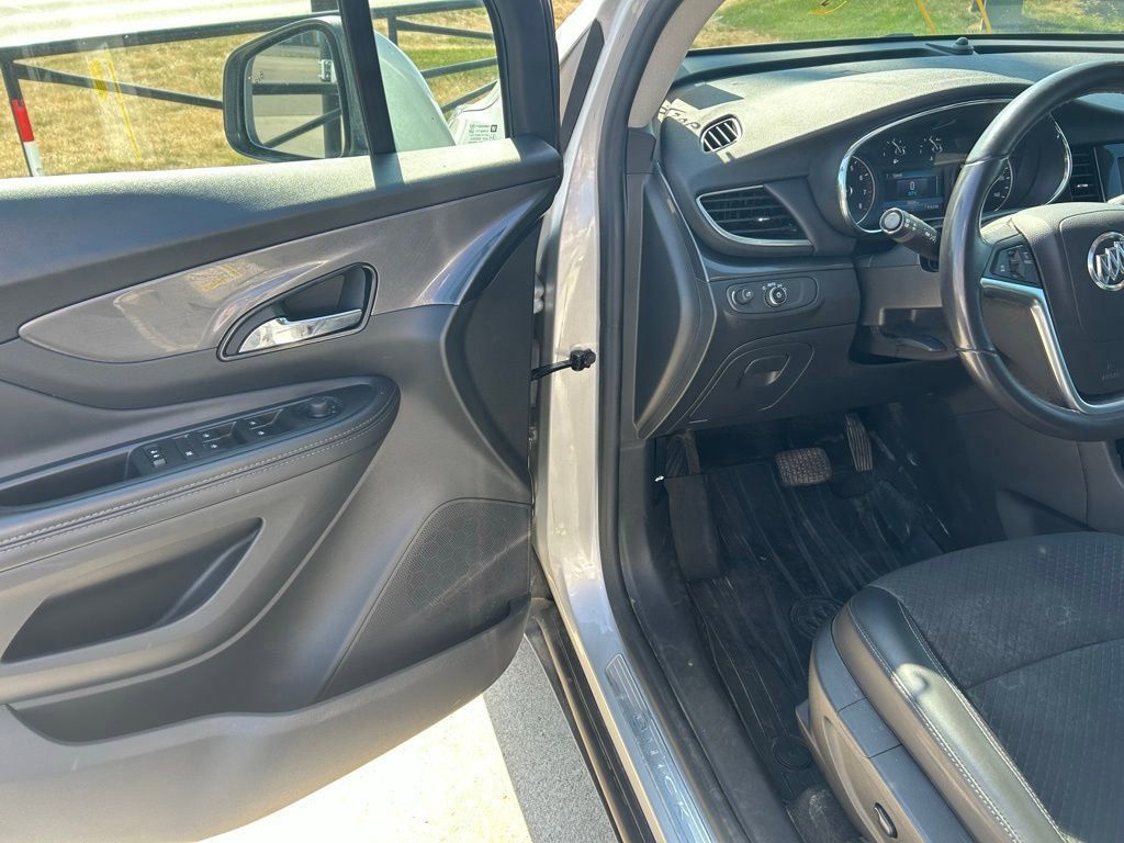 2022 Buick Encore Preferred photo 9