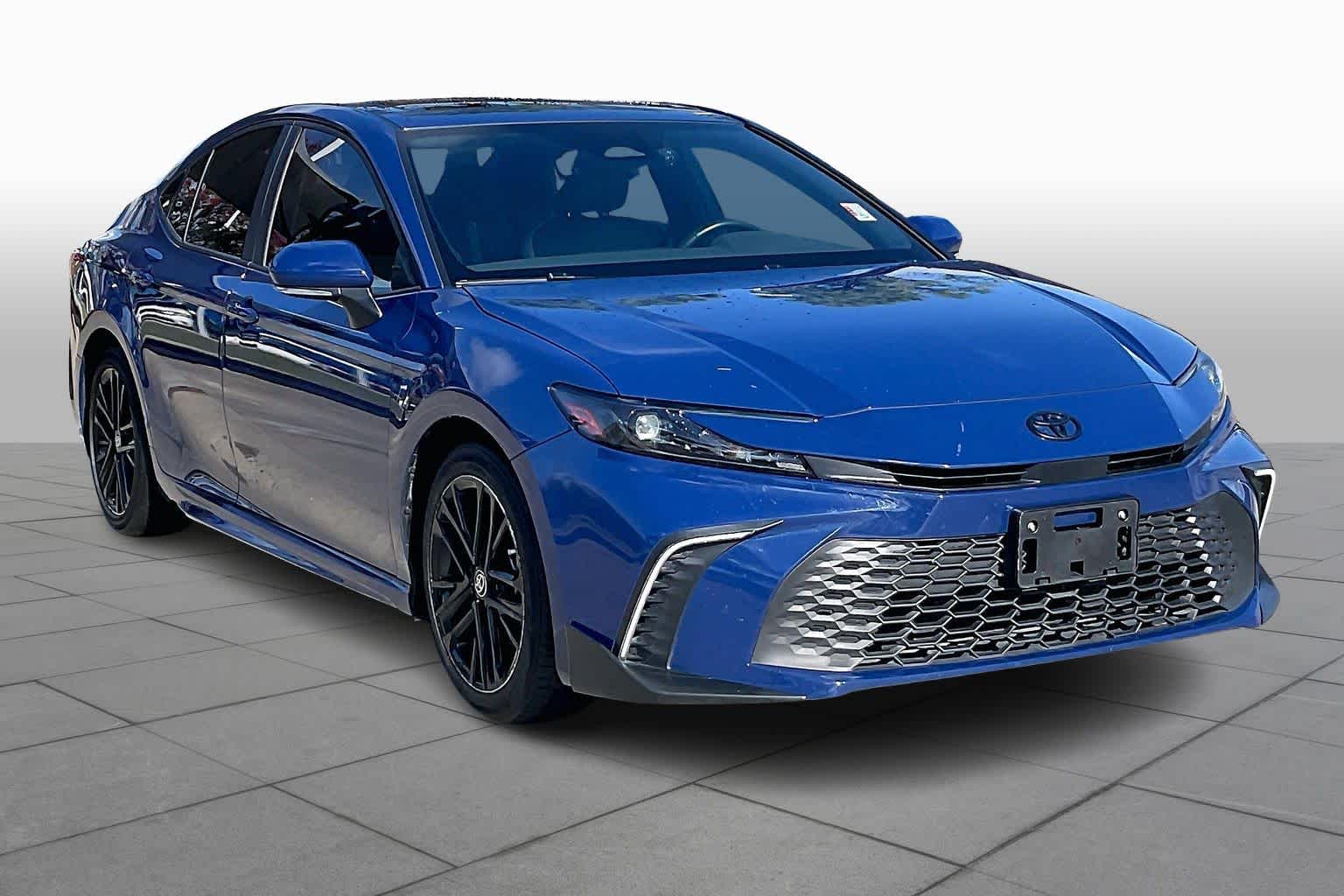 2025 Toyota Camry SE photo 2