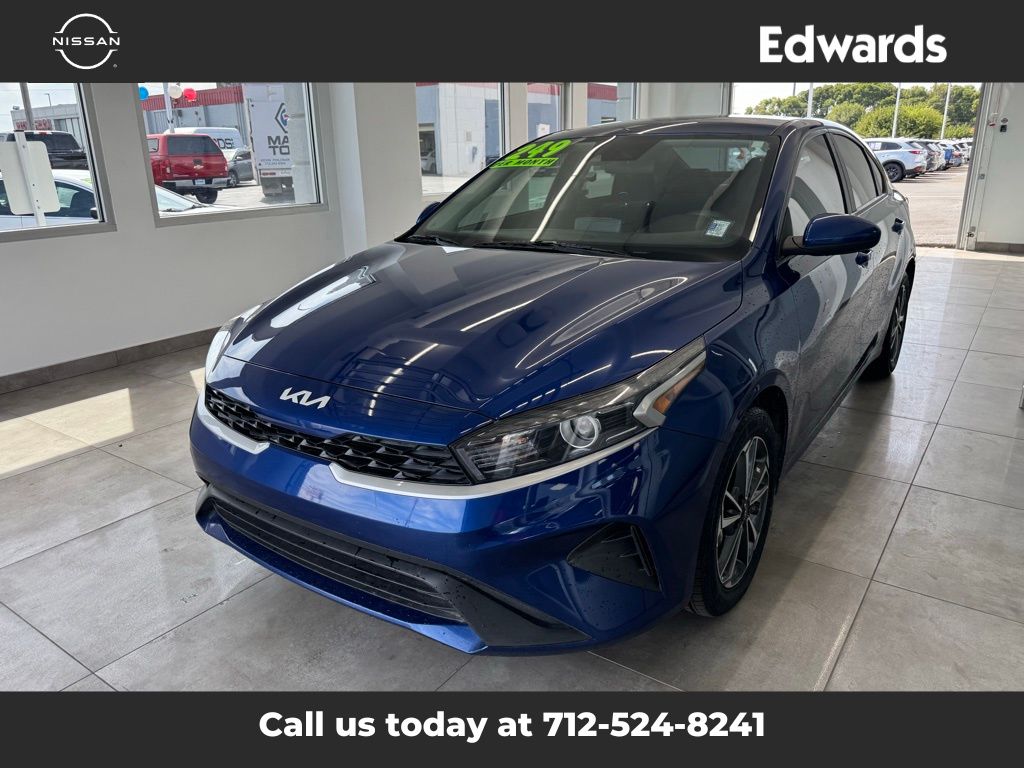 2023 Kia Forte LXS photo 4