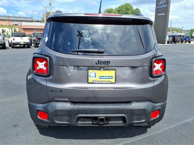 2016 Jeep Renegade Latitude photo 22