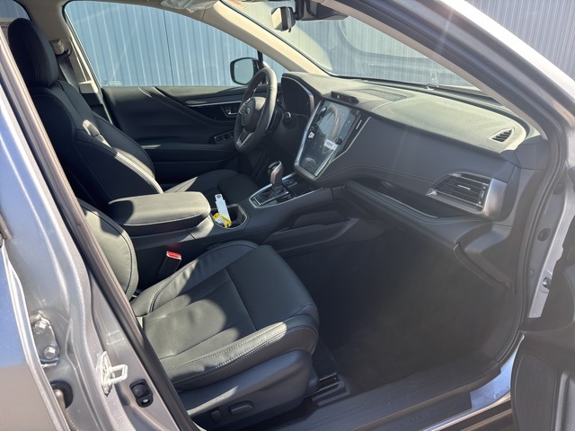 2025 Subaru Outback Touring XT photo 2