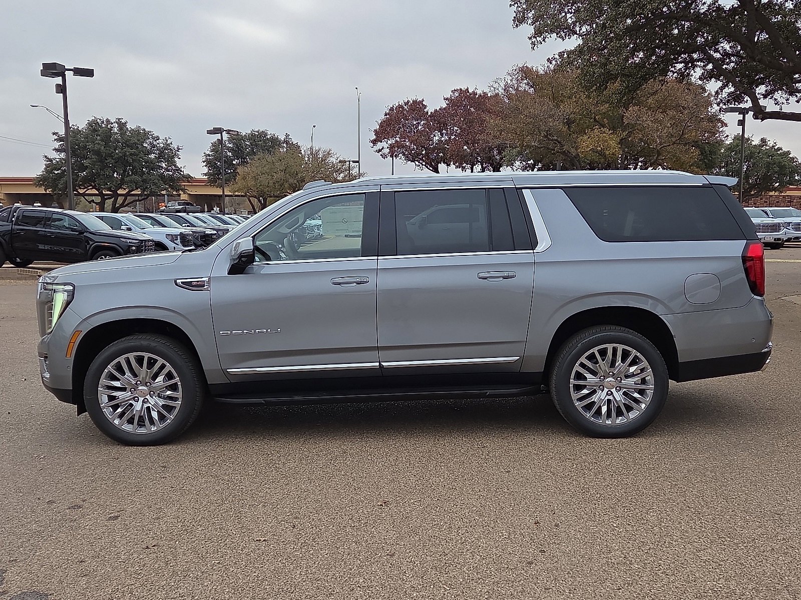 2026 Gmc Yukon XL Denali photo 2