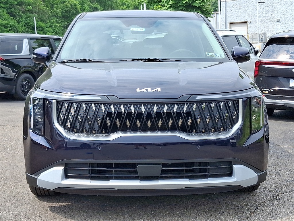 2025 Kia Carnival LXS photo 2