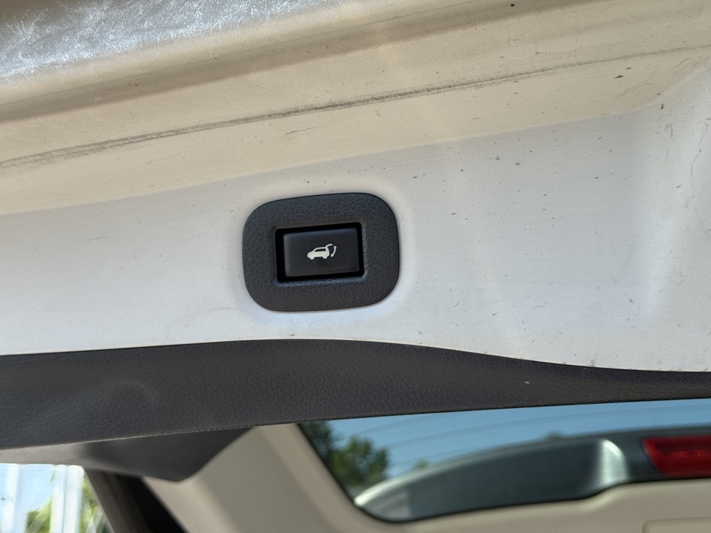 2018 Nissan Rogue SV photo 25