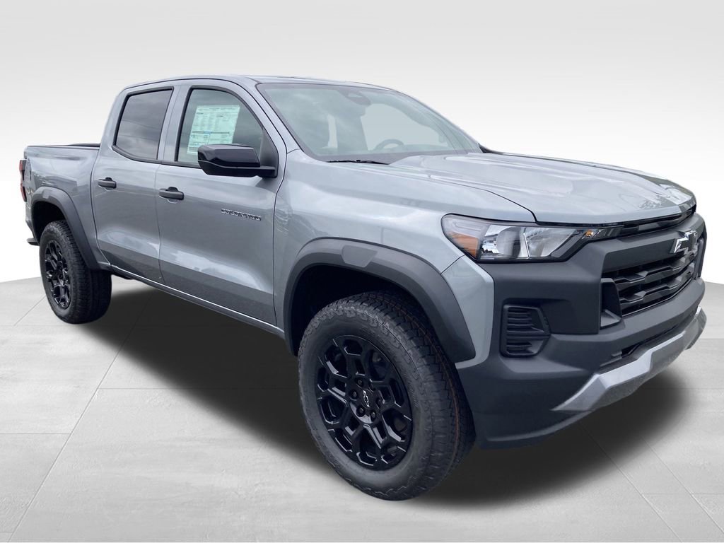 2026 Chevrolet Colorado Trail Boss photo 2